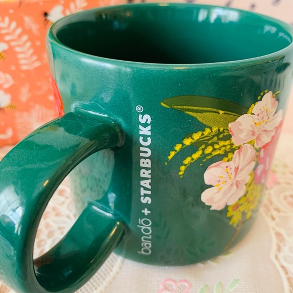 Ceramic Starbucks 2018 Ban.do floral Rose Holiday Mug - Picture 8 of 16
